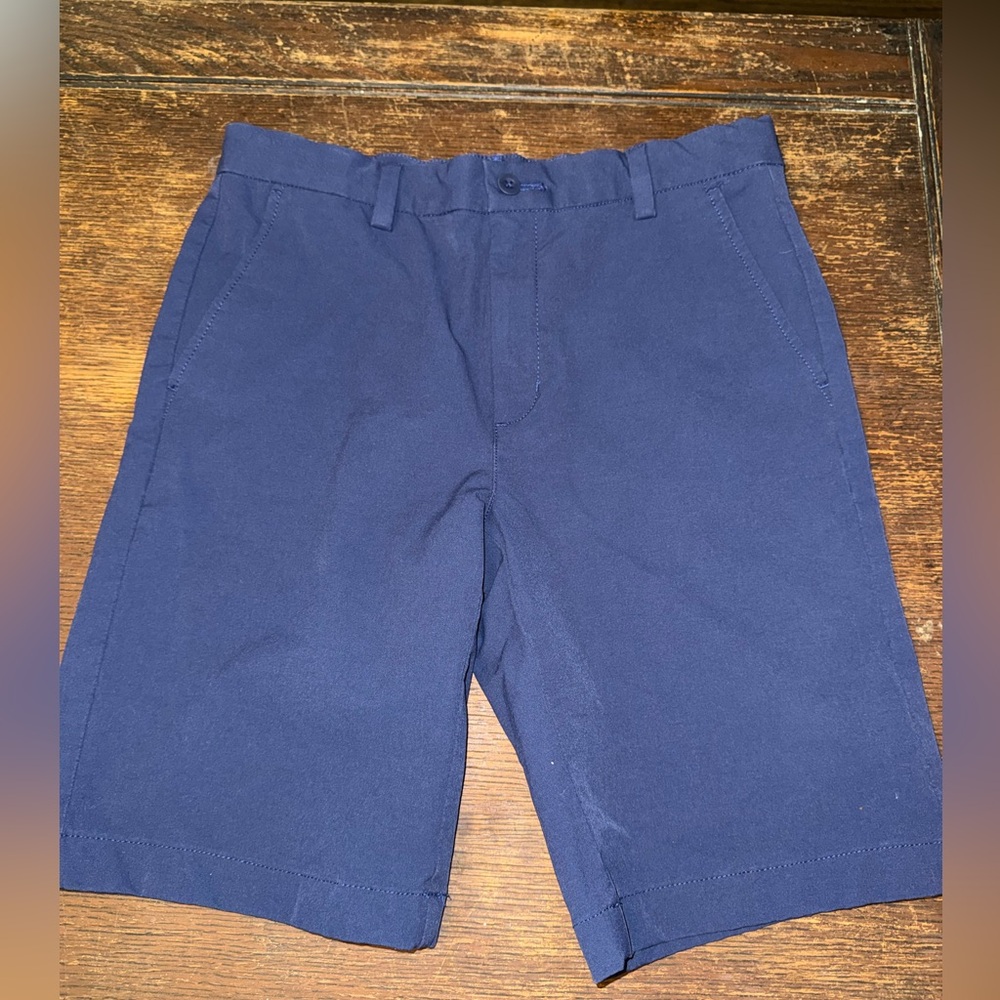 EUC boys’ Vineyard Vines blue shorts size 14. Worn once.
